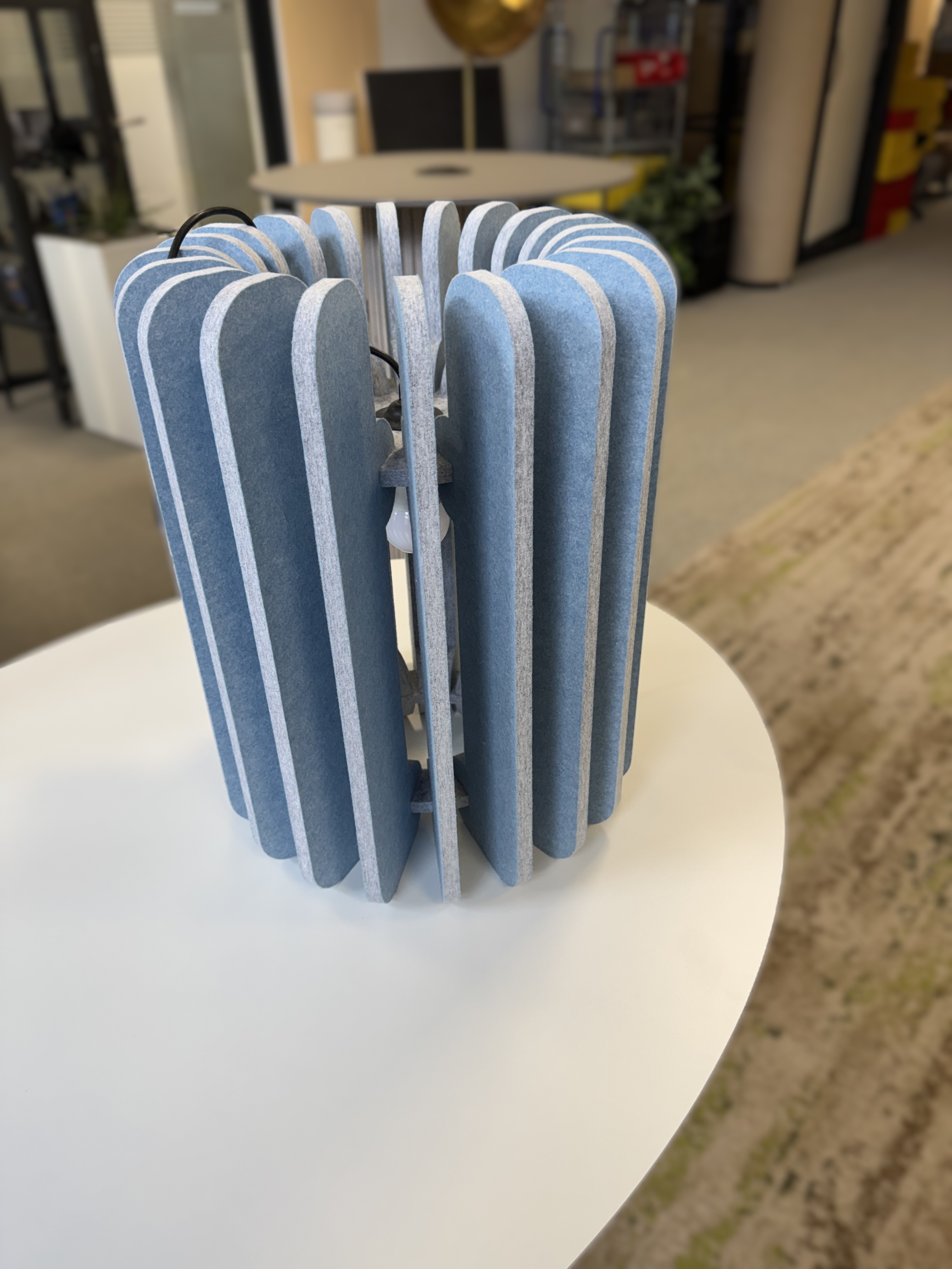 KINô akustische Hängelampe in gerader-Form mit HUSH-Stoff